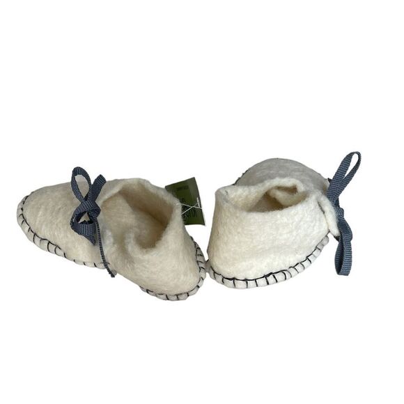 Baby Moccasin 100% Wool Handmade    - Picture 2 of 4